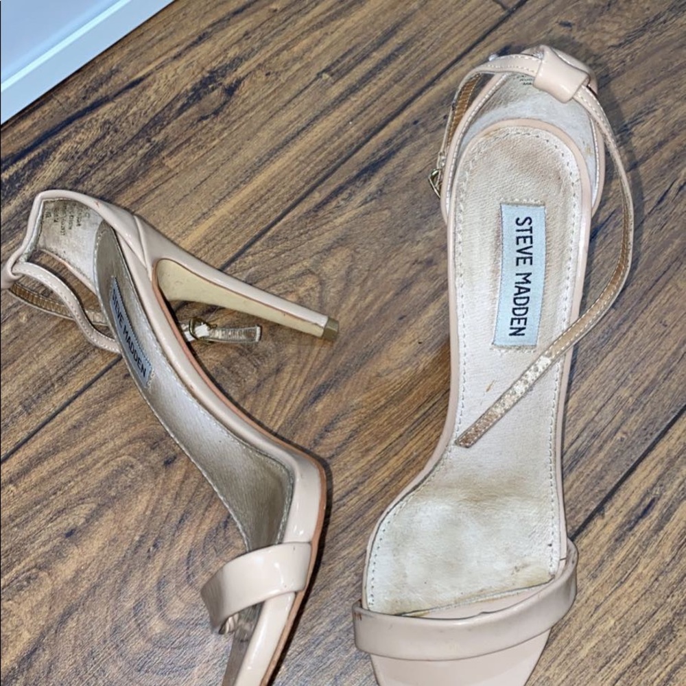 Nude heels. Steve Madden heals